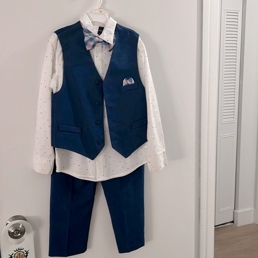 Boys Blue Nautica suit set size 7